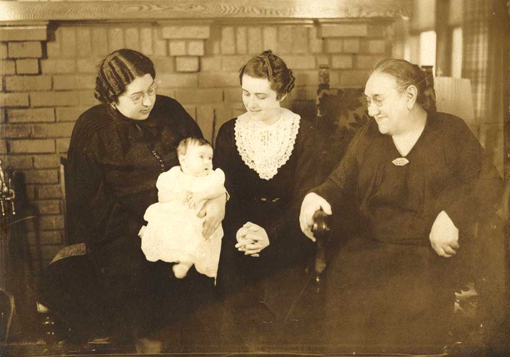 Four generations of a Jewish women in this photo from 1937. From left: Eleanor Laurie, baby Arlene Bomberg, mother, Alyce Bomberg, and Jenny Smith. (Upper Midwest Jewish Archives)