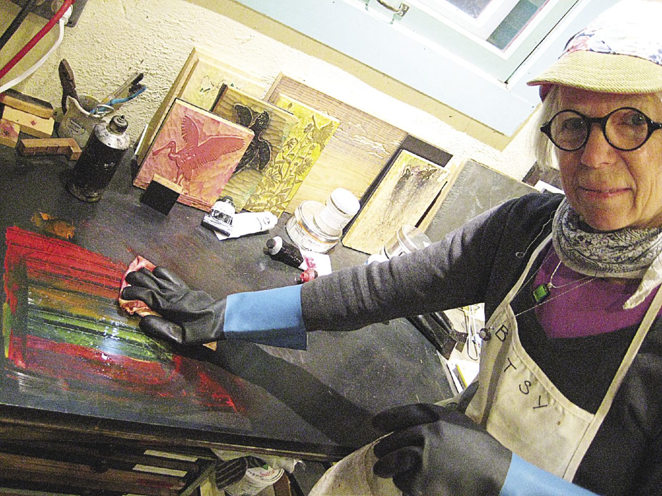 Artist Betsy Bowen at work